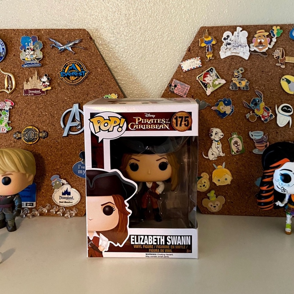 ❗️BRAND NEW FUNKO POP ! Elizabeth Swan❗️